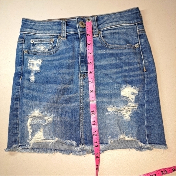 American Eagle Denim Raw Hem Distressed High Rise Mini Skirt Size 0 - Picture 1 of 9
